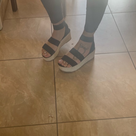 Steve Madden Sandals - Picture 2 of 3